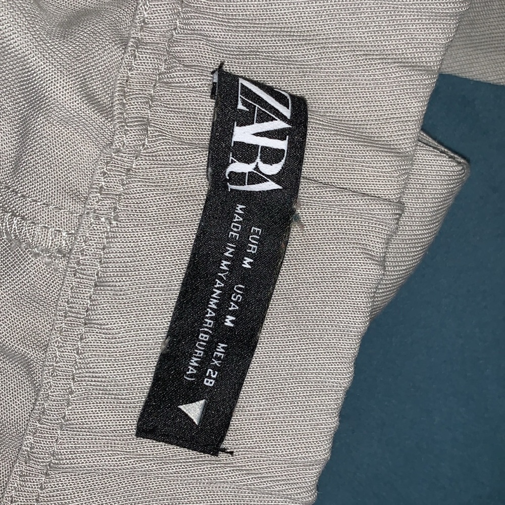 SOLD🙌🏼 Zara Medium cargo pants MEDIUM - Picture 4 of 4